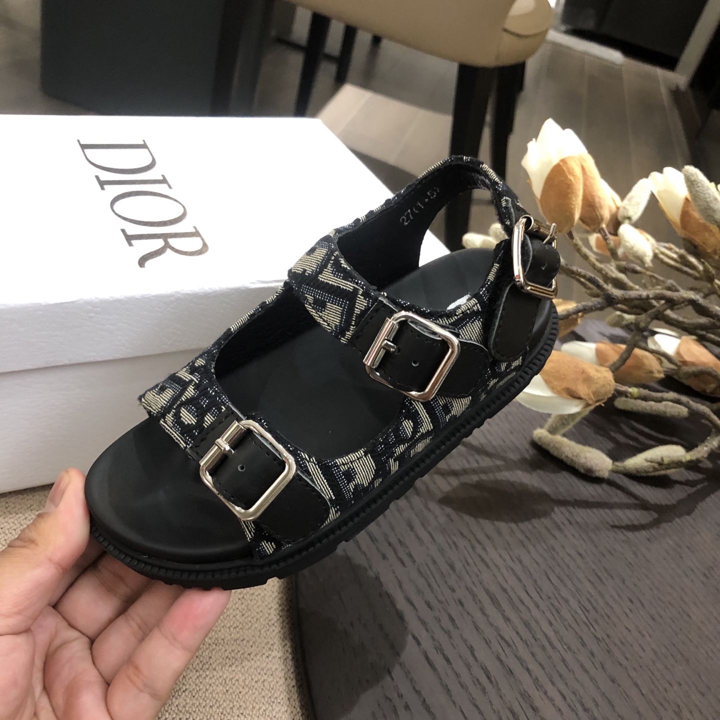 Children's shoes child